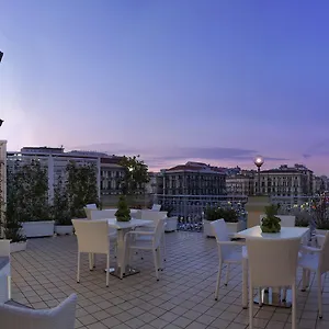 The Five 2*, Naples Italie